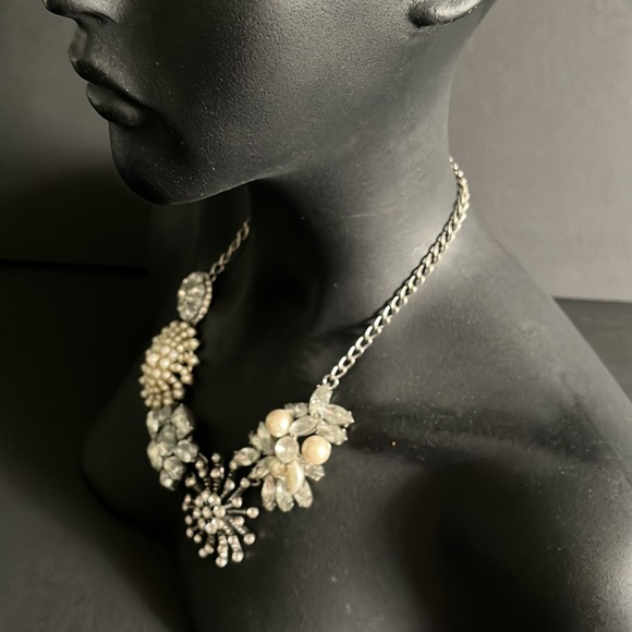 Banana Republic Vintage Silver Tone Rhinestone Pearl Choker Necklace - Picture 13 of 16